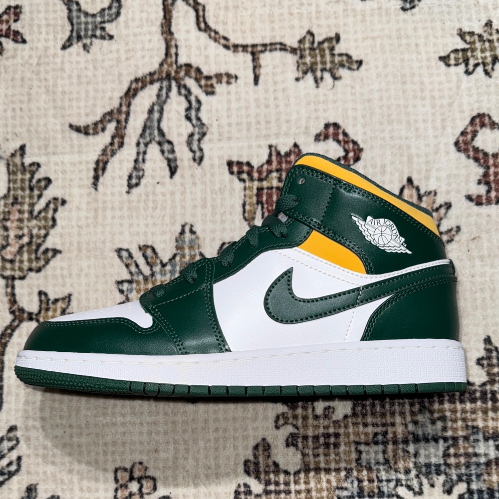 Nike Air Jordan 1 Mids